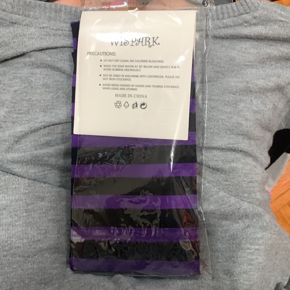 Disney Nightmare Before Christmas Creepy Crew Sleepwear W/Stockings Size M Used - Picture 7 of 8